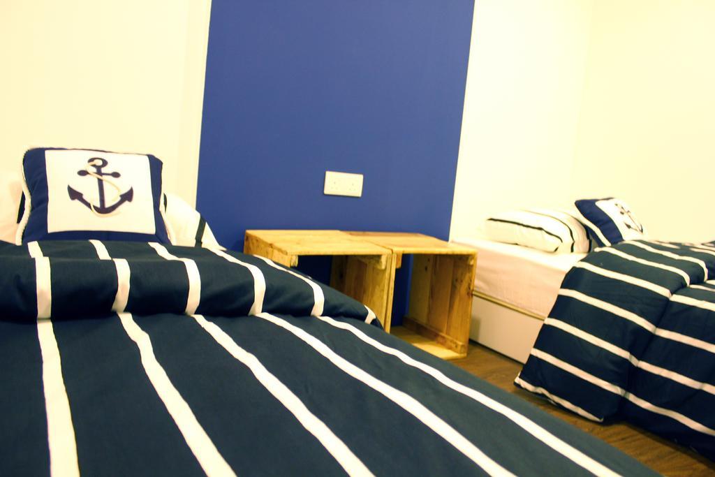 Roof Talk Theme Hostel جوهر بهرو المظهر الخارجي الصورة