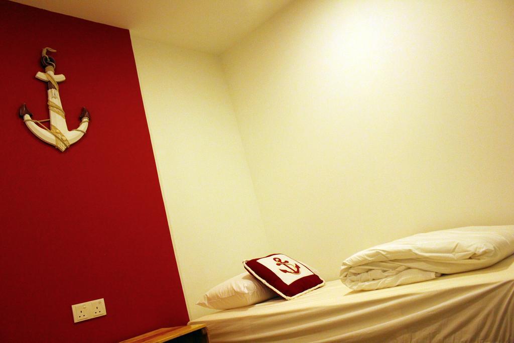 Roof Talk Theme Hostel جوهر بهرو المظهر الخارجي الصورة