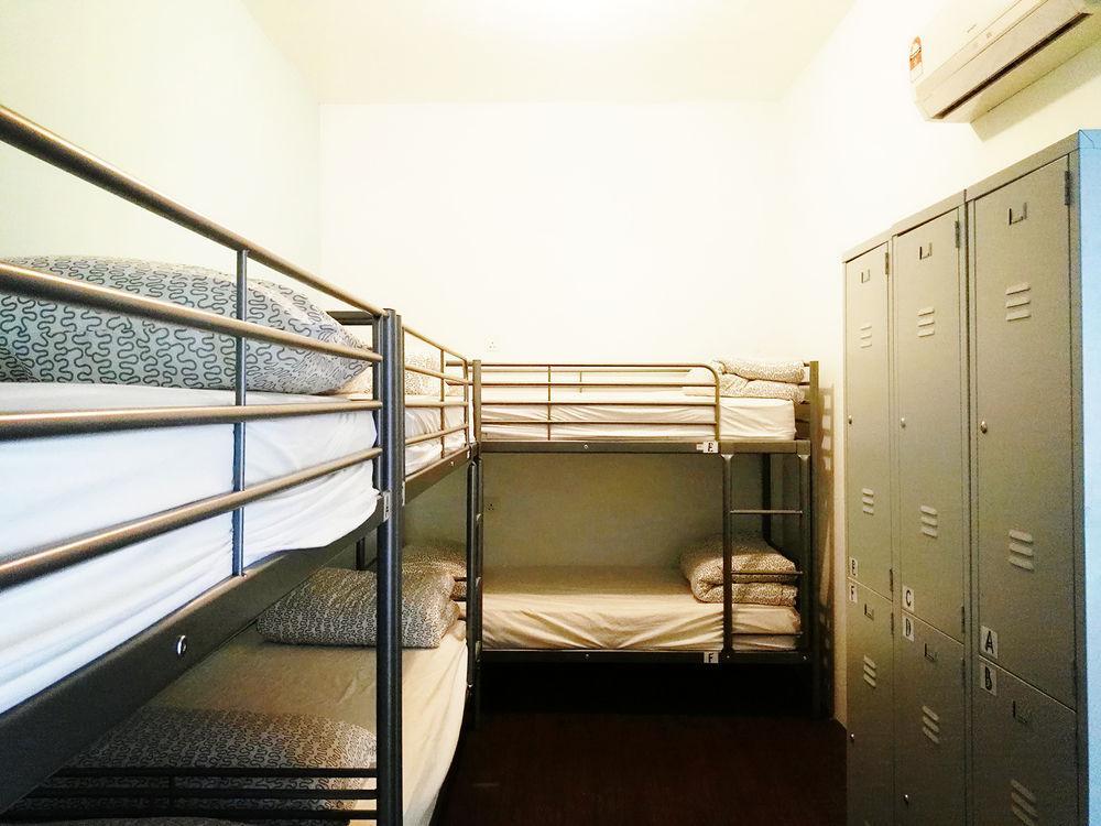 Roof Talk Theme Hostel جوهر بهرو المظهر الخارجي الصورة