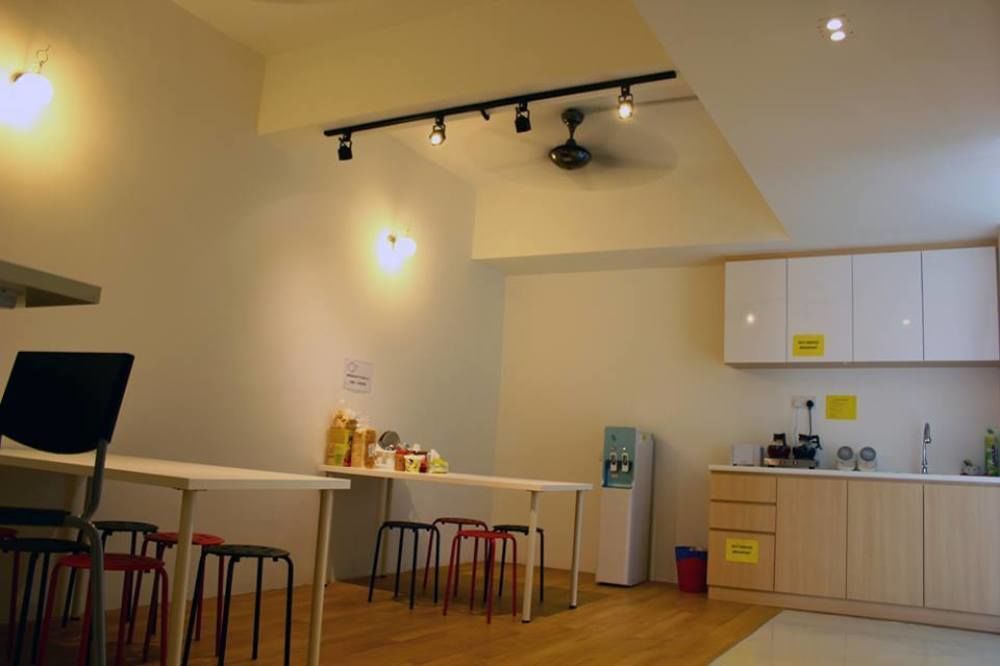 Roof Talk Theme Hostel جوهر بهرو المظهر الخارجي الصورة